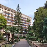 Menton, A Deux Pas De La Mer