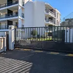 Superbe T2 En Residence Avec Piscine Et Parking