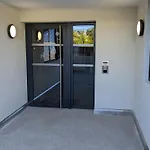 Superbe T2 En Residence Avec Piscine Et Parking