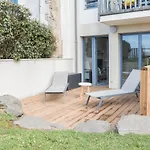 Appartement Face A La Plage Avec Piscine Chauffee