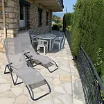Bas De Villa Avec Vue Degagee