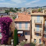 Cadre De Reve Mais Vous Faites Le Menage- Very Good Prices But You Have To Clea-N Th-E Flat