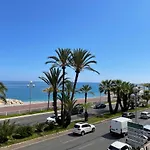 Apparemment A 50M Promenade Des Anglais Carre D'Or