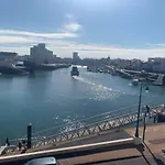 George V - Admiral'S Delightful Sea View