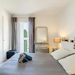 Cassis Center
