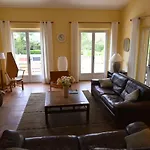 Spacious House With Wi Fi And Swimming Pool