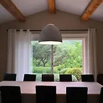 Spacious House With Wi Fi And Swimming Pool