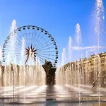 Nice : Studio Idealement Place En Centre Ville