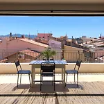 Un Balcon Dans Les Rues Pietonnes