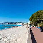 Chambre idéalement située à 50m de la Croisette