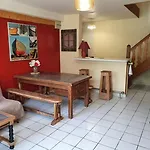 Gite Tulipe A La Ferme De Kerloury A Paimpol A 900M Du Gr34 Et D Une Plage Pres De Brehat