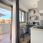 Juan Les Pins Centre - Studio Neuf Avec Terrasse - 3 Mins Des Plages - Jazz Apartment