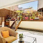Cannes : Superbe Terrasse Rue D'Antibes