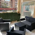 F2 Centre De Mandelieu Les Nympheas