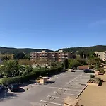 Studio Cabine Les Rives De La Faviere Piscine Et Tennis Les Pieds Dans L'Eau