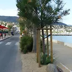 Studio Cosy Avec Tv Et Cuisine Equipee, Bord De Mer Le Lavandou - Fr-1-308-34