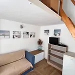 Studio With Mezzanine In The Heart Of Old Antibes Wifi Air Conditioning