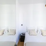 Charming 2 Rooms Refurbished Super Center 205A