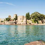Ideal Couple, Magnifique 2 Pieces Piscine