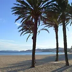 Appartement T2 Climatise Avec Piscine, Terrasse Et Parking A 600M De La Plage - Le Lavandou - Fr-1-251-399