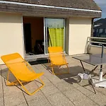Appartement Avec Terrasse Vue Mer 50 Metres De La Plage