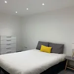 Nice Charmant Pied A Terre 2.3P