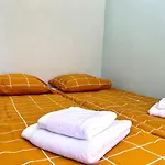 Cozy Gite With Sea View, In Le Lavandou