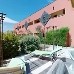 Rez De Jardin 4 Couchages Avec Piscine