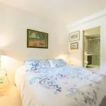 Large Provencal Villa With Swimming Pool In Lush Greenery Live In Cannes
