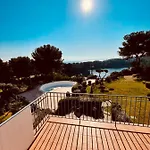 Appartement Avec Magnifique Vue Piscine Lac Et Mer Ref Rdl 113