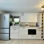 Studio Classe 3 Etoiles De 36 M2, Independant Dans Villa Avec Piscine