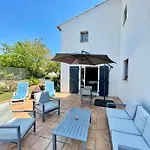 Studio Classe 3 Etoiles De 36 M2, Independant Dans Villa Avec Piscine
