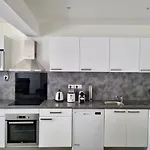 Bel Appartement 2 Chambres Climatise Centre Ville
