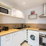 Meuble 2 Etoiles, Wifi, A 2 Pas Des Plages