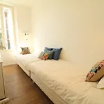 Beautiful 3 Bedroom Carlton Canada 403
