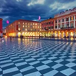 Beautiful And Cozy Place In The Center Of Nice