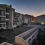 Superbe T2 En Centre Ville Au Calme A Deux Pas Du Marche
