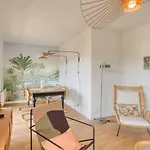 Very Nice 60M With Balcony Near The Beaches!