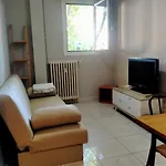 Loryhouse