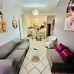 Au Coeur De Cannes, A L'Angle De La Rue D'Antibes