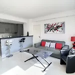 Luxueux Appartements Idealement Situes En Plein Centre Ville De Cannes