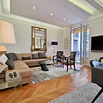 Luxury Baquis