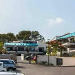 Superbe T2 Calme Avec Piscine Et Vue Mer