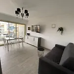 Superbe Appartement Renove A Neuf A 100M De La Mer