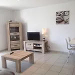 Appartement T2 Moderne Avec Balcon, Proche Plage Et Port A Etel - Fr-1-479-54