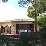 Villa Climatisee 2 Chambres Avec Terrasse Et Garage - Fr-1-100-199