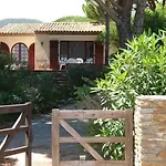 Villa Climatisee 2 Chambres Avec Terrasse Et Garage - Fr-1-100-199