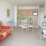 Charmant T2 Cabine 40M², Centre-Ville, Balcon, Clim, Ascenseur, A Cavalaire-Sur-Mer - Fr-1-100-224