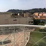 Appartement Calme Au Coeur De Cavalaire, Climatise Avec Terrasse, Parking Et Toutes Commodites - Fr-1-100-233