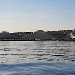 Studio Renove En Bord De Mer Avec Terrasse, Parking Et Wifi A Villeneuve-Loubet - Fr-1-252A-29